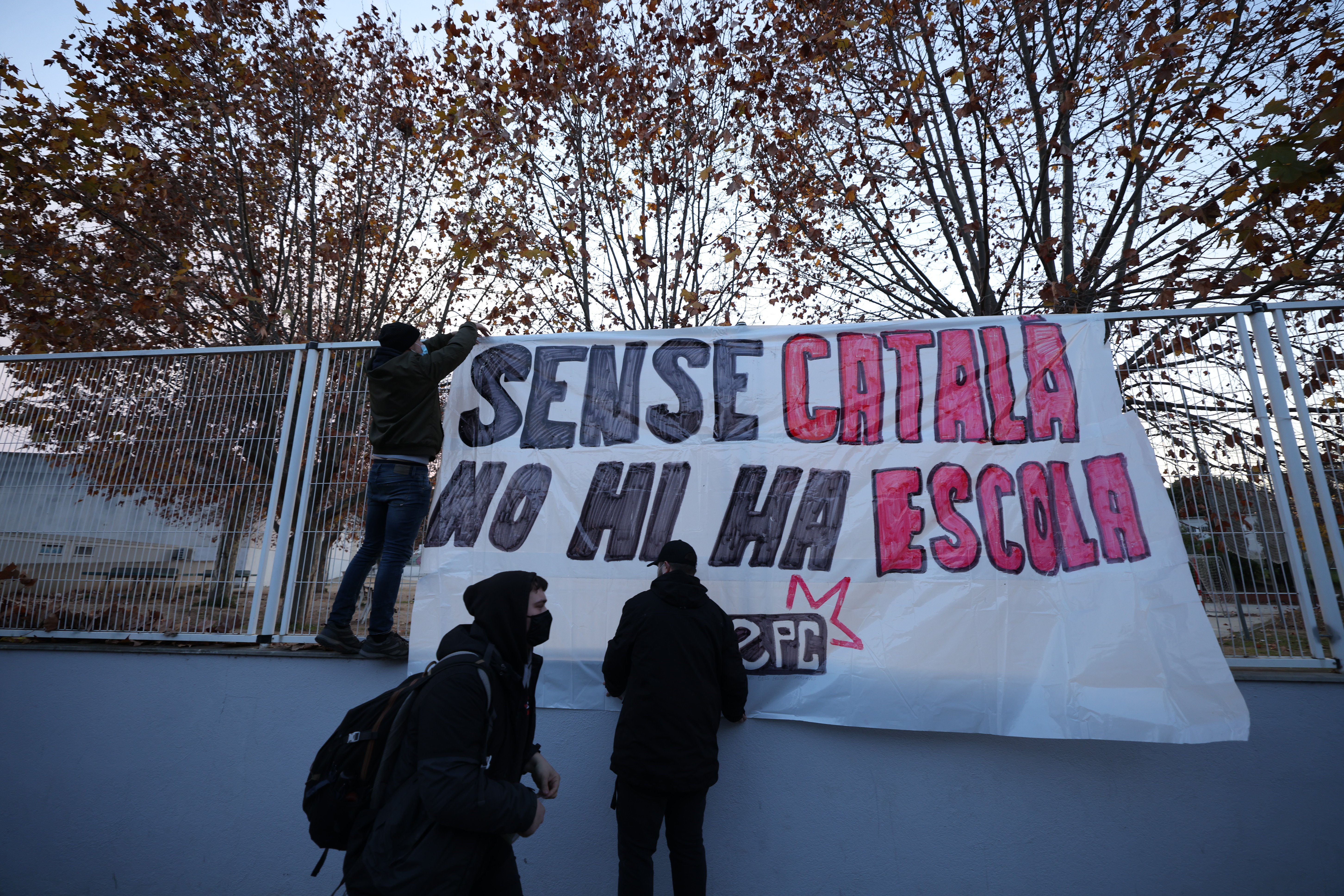 Manifestacion concentracion Escuela Turo del Drac canet de mar en catala 25% castellano lengua - Sergi Alcazar