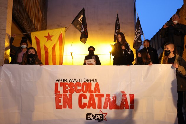 Manifestacion concentracion Escuela Turo del Drac canet de mar en catala 25% castellano llengua - Sergi Alcazar