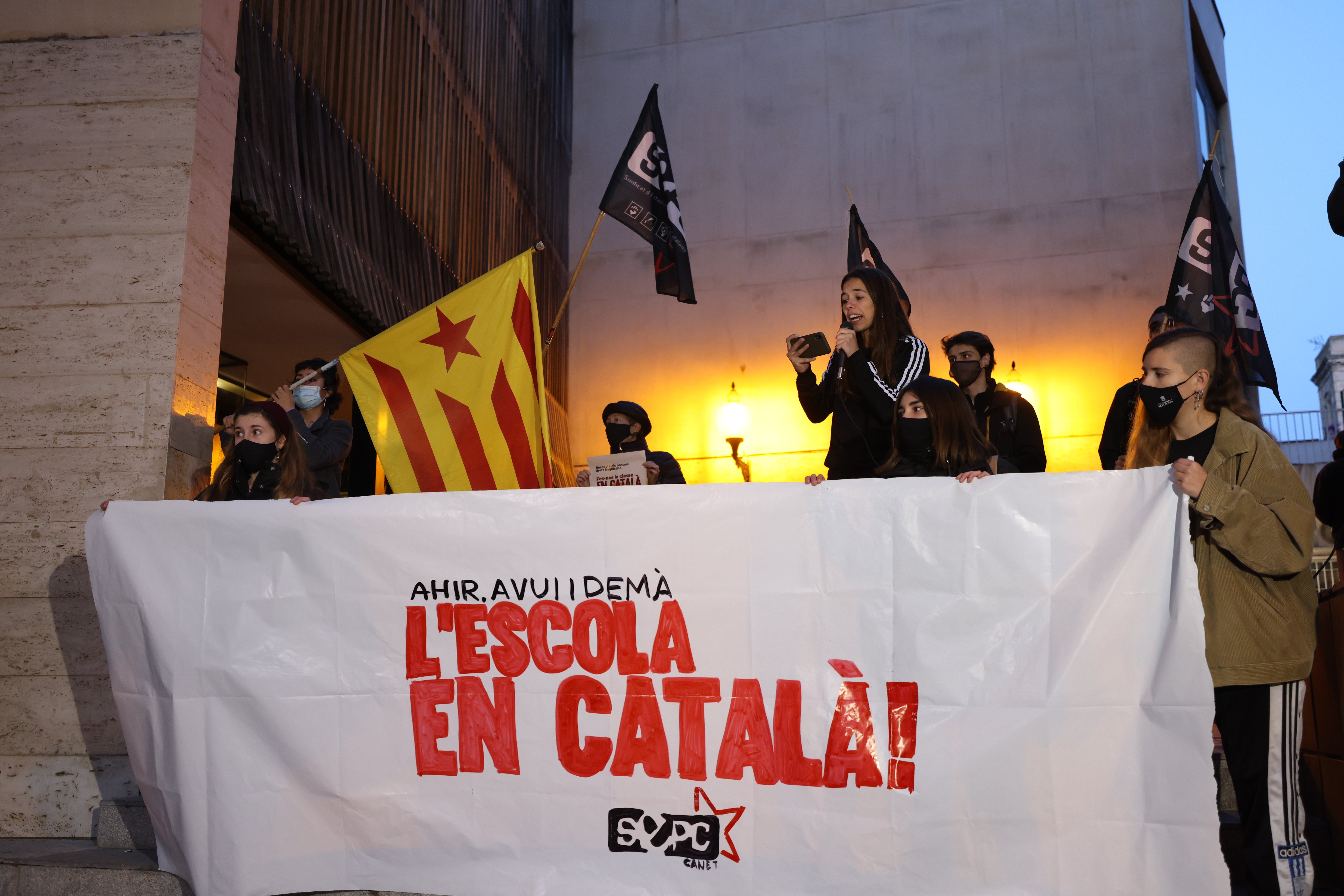 Indignació per les acusacions d'advocats de l'Icab al Govern pel 25% de castellà