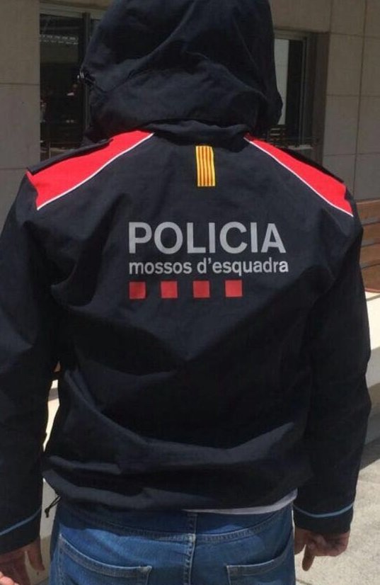 nuevo uniforme mossos|mozos