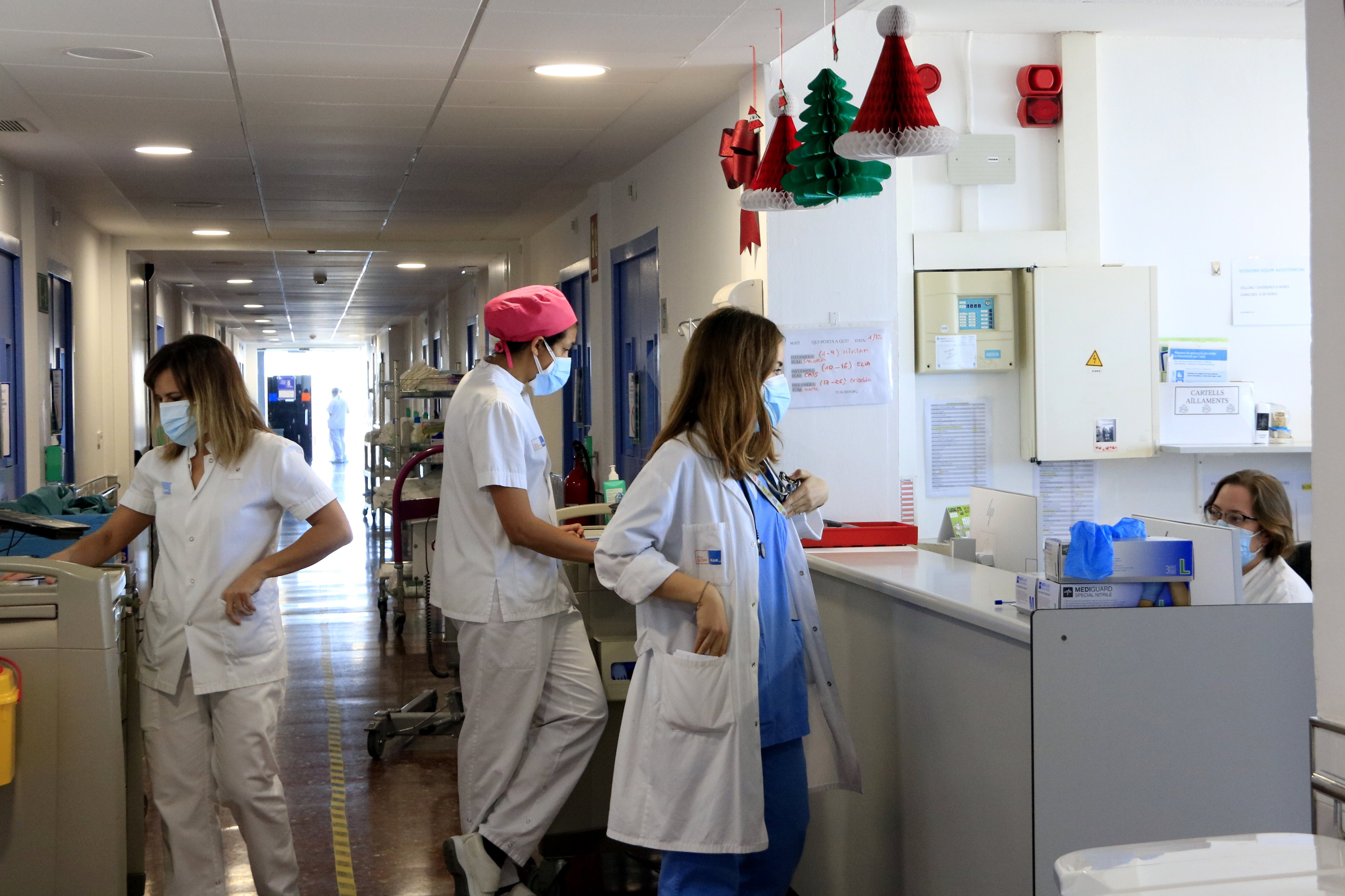 Gairebé la meitat dels espanyols suspèn l'assistència als hospitals públics, segons el CIS