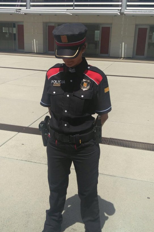 nuevo uniforme mossos|mozos