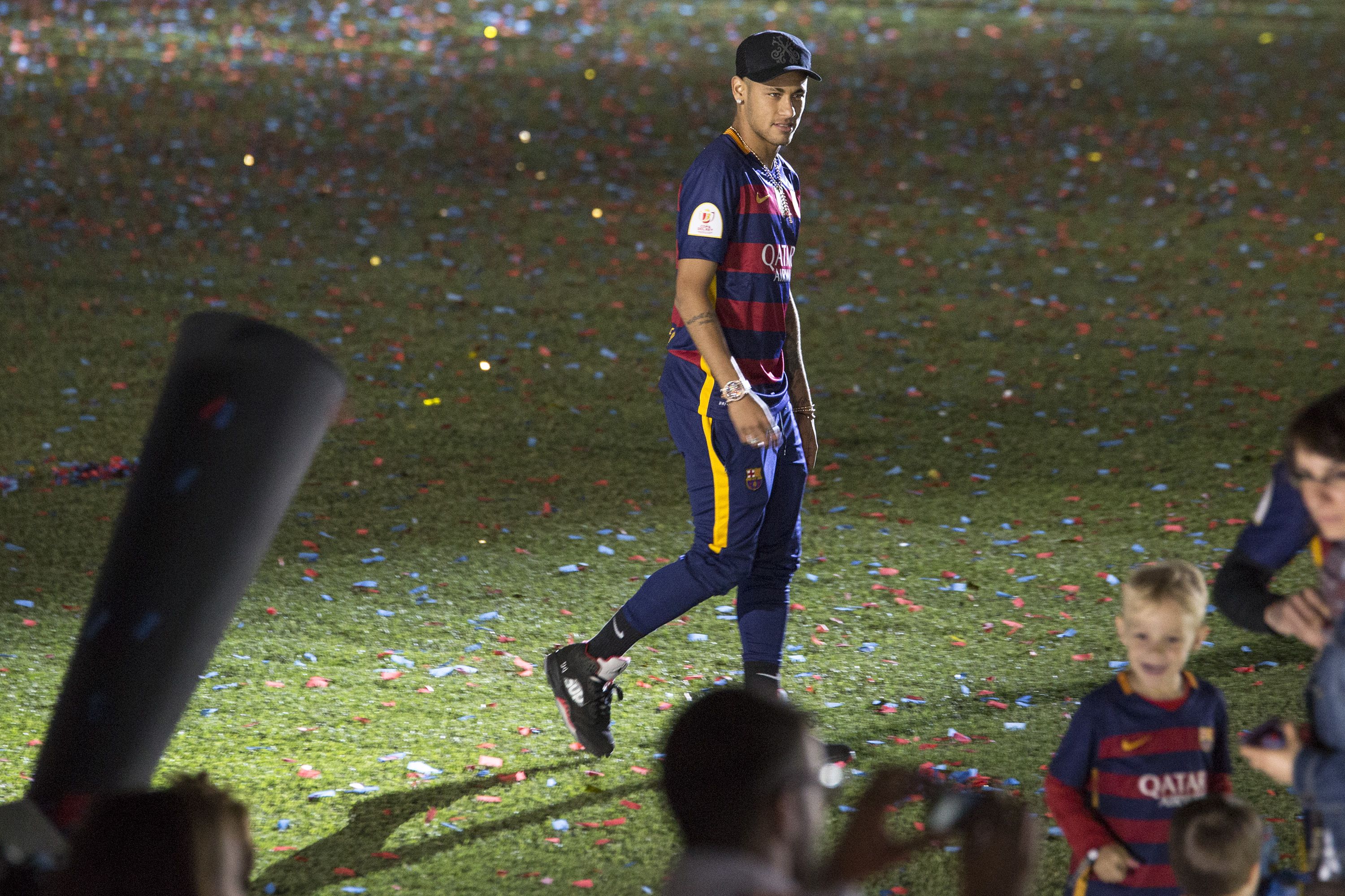 Neymar, de enjuiciado a codiciado