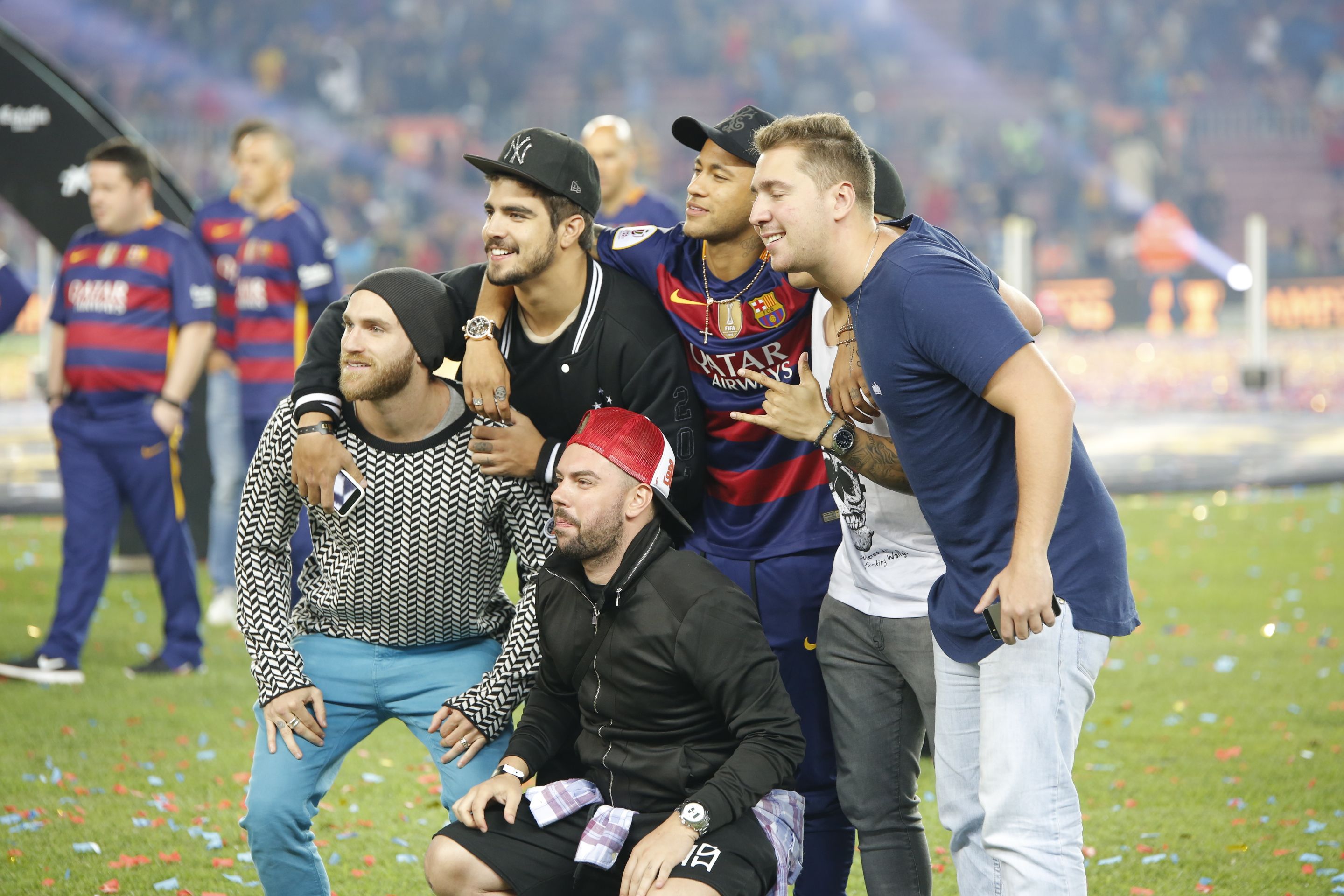 Los amigos de Neymar apuestan por el Barça