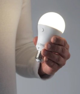 Ikea tiene una bombilla LED que ilumina sin estar conectada a la corriente