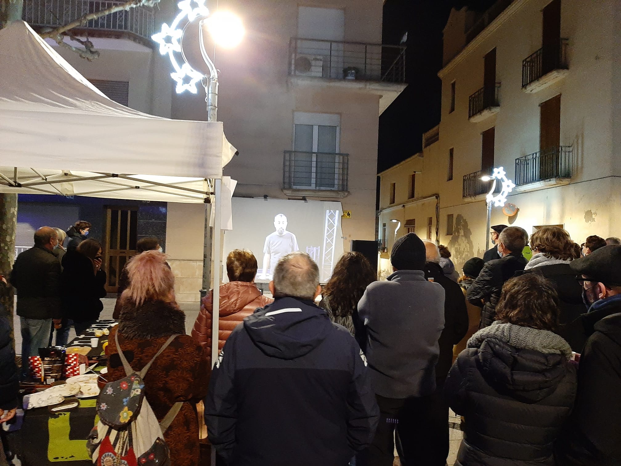 Veïns de Sant Esteve Sesrovires projecten gags d'en Peyu davant el veto municipal