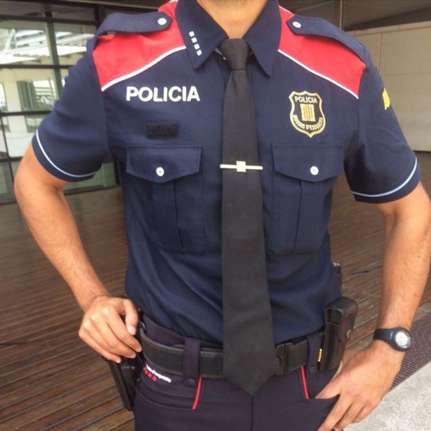 Resaltar Afirmar Galantería Interior diseña un nuevo uniforme para mossos y policías locales de " estructura de estado"