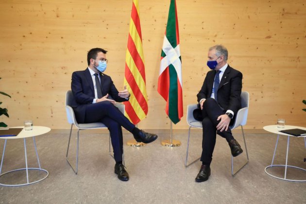 President de la Generalitat, Pere Aragonès, El cap de l’Executiu ha mantingut una reunió bilateral a Alp amb el lehendakari, Iñigo Urkullu. - Jordi Bedmar President de la Generalitat, Pere Aragonès, El cap de l’Executiu ha mantingut una reunió bilateral a Alp amb el lehendakari, Iñigo Urkullu. - Jordi Bedmar