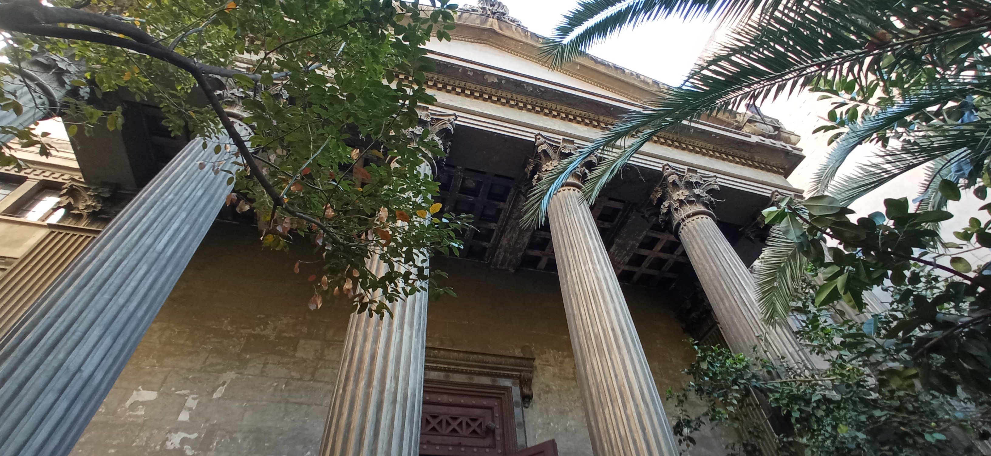 Por fuera templo clásico, por dentro teatro; el inmueble más misterioso del Eixample