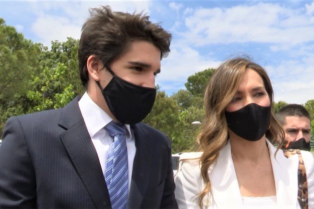 Paloma Lago con su hijo / EFE