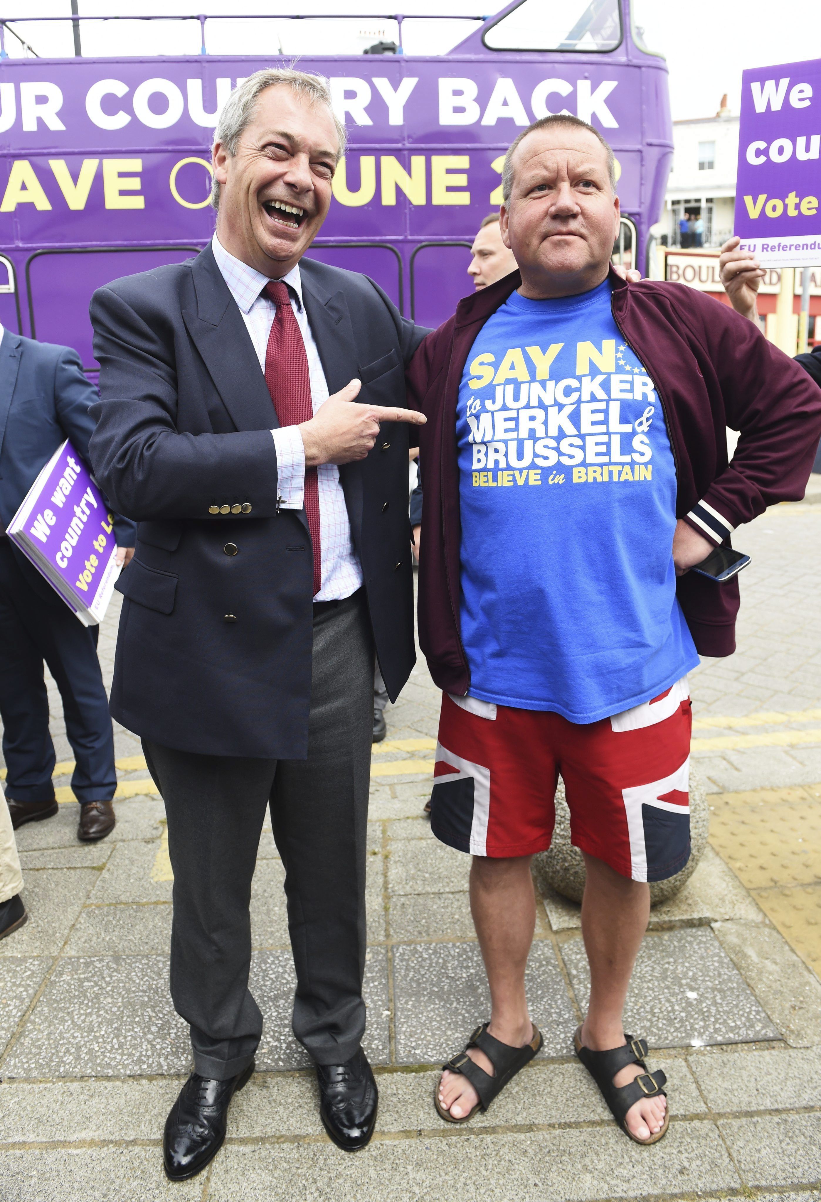 Nigel Farage (UKIP): "Es el voto de la calle, la Unión Europea está muriendo"