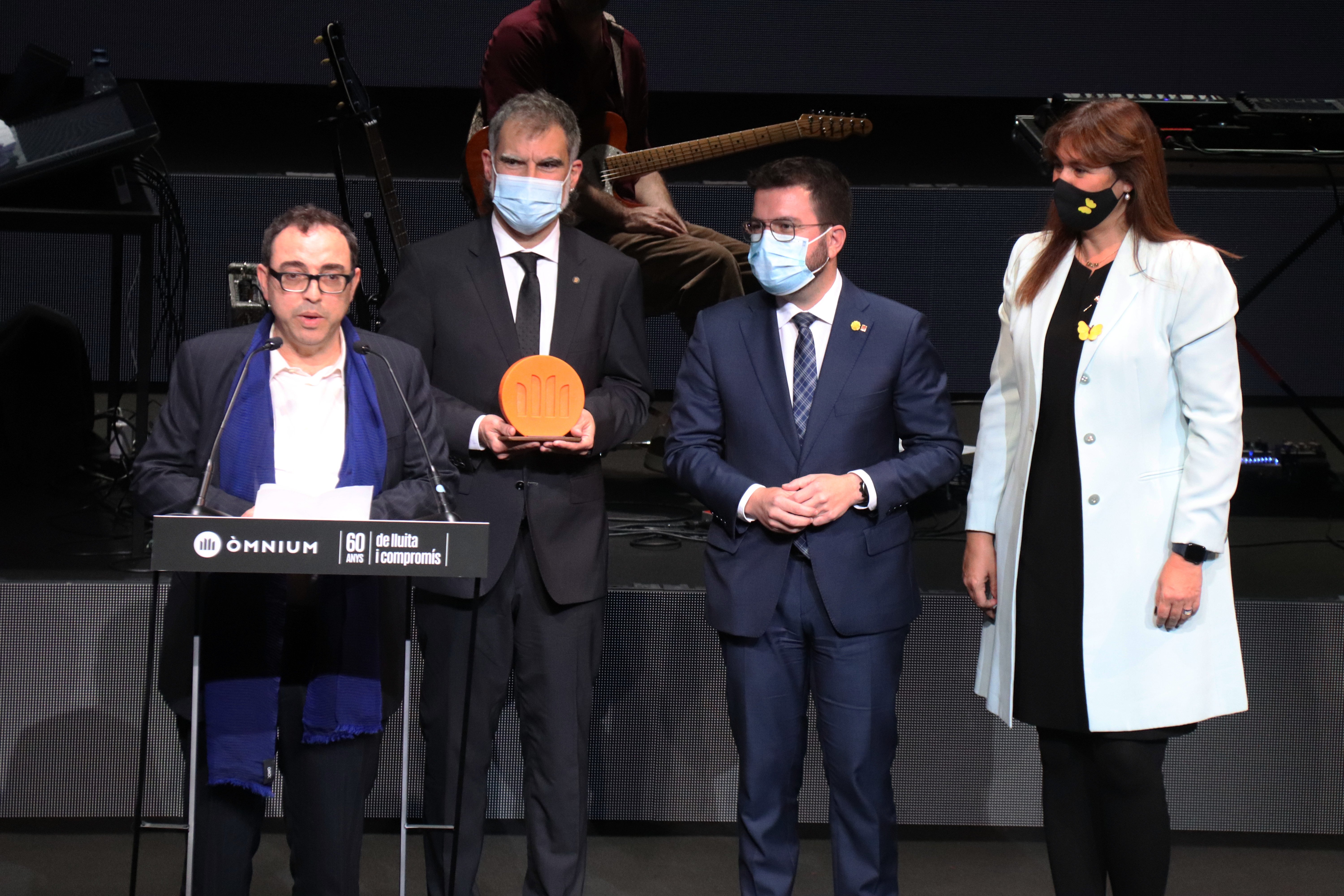 Sergi Belbel gana el Premi Sant Jordi 2021 con 'Morir-ne disset'