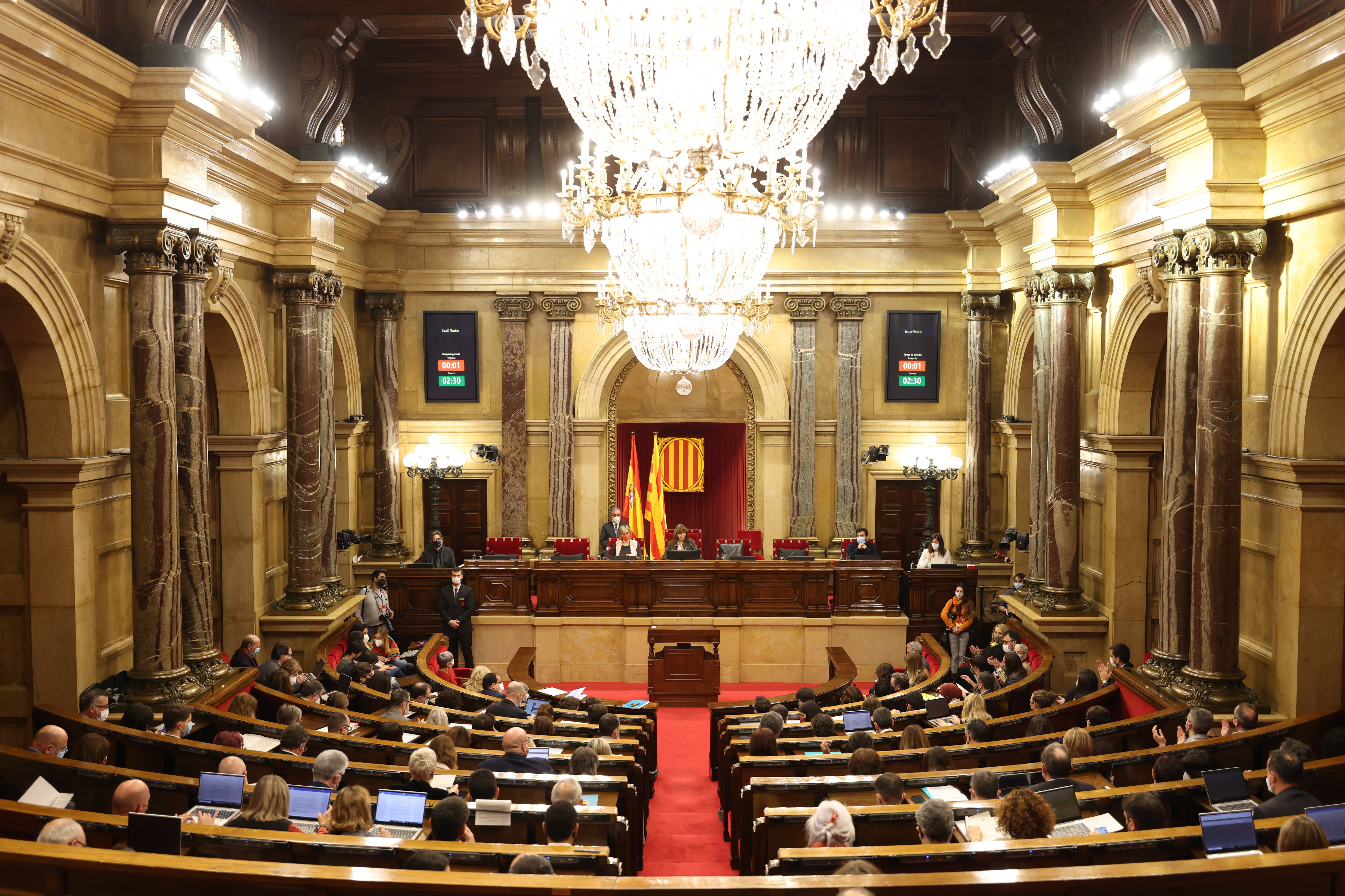 El Parlament rebutja complir la sentència que imposa el 25% de castellà