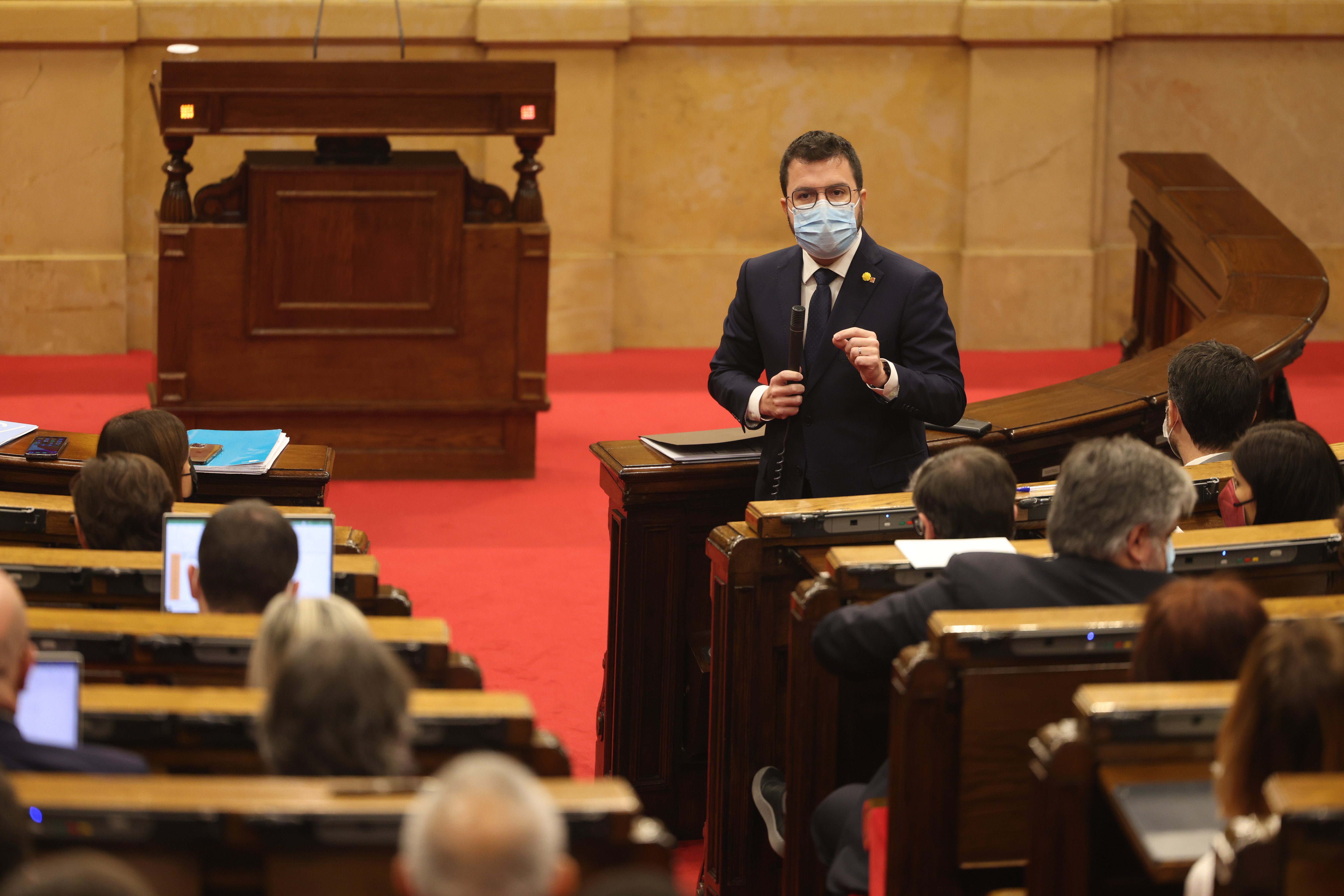 Pere Aragonès presidente de la Generalitat en el pleno del Parlament / Sergi Alcàzar