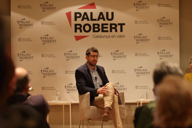 Arnau Rius, acto para|por el catalán en el palacio robert de ElNacional.cat - Sergi Alcàzar