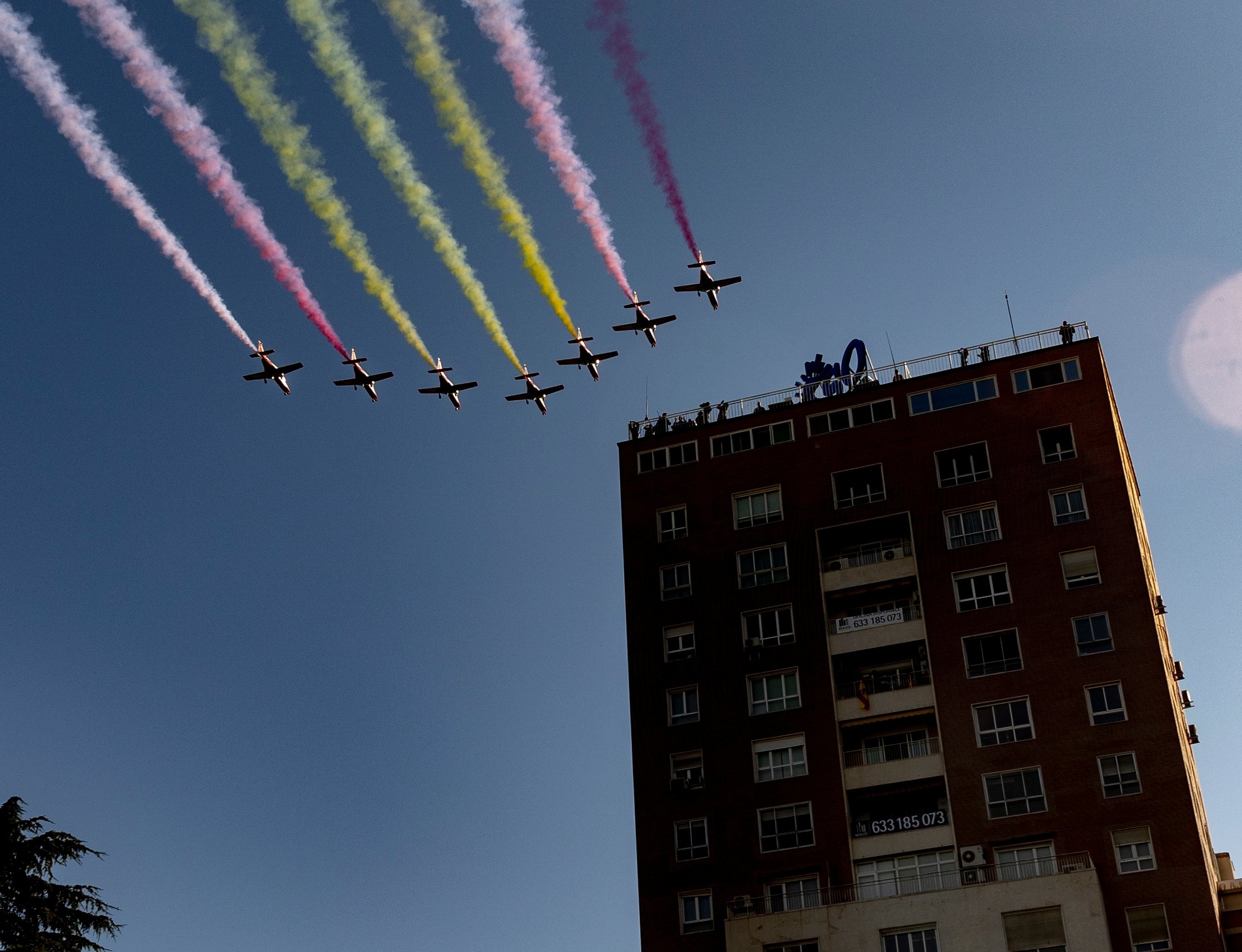 EuropaPress 4000498 patrulla aguila dibuixa bandera espana cel madrid acabar desfilada militar