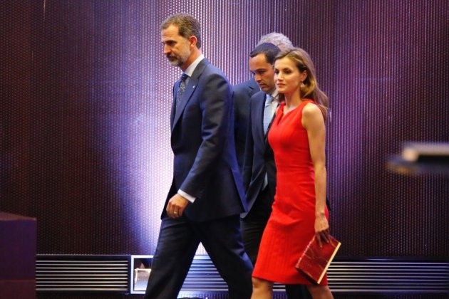Rei Felipe VI Reina Letizia becas Fundacio la Caixa - Sergi Alcazar