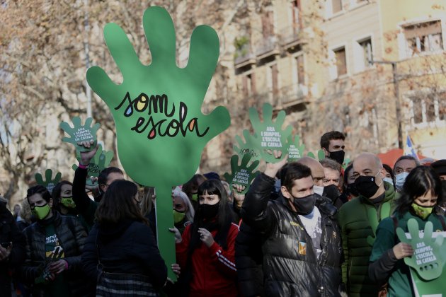 manifestación catalan escuela Montse Giralt manifestación catalan escuela Montse Giralt