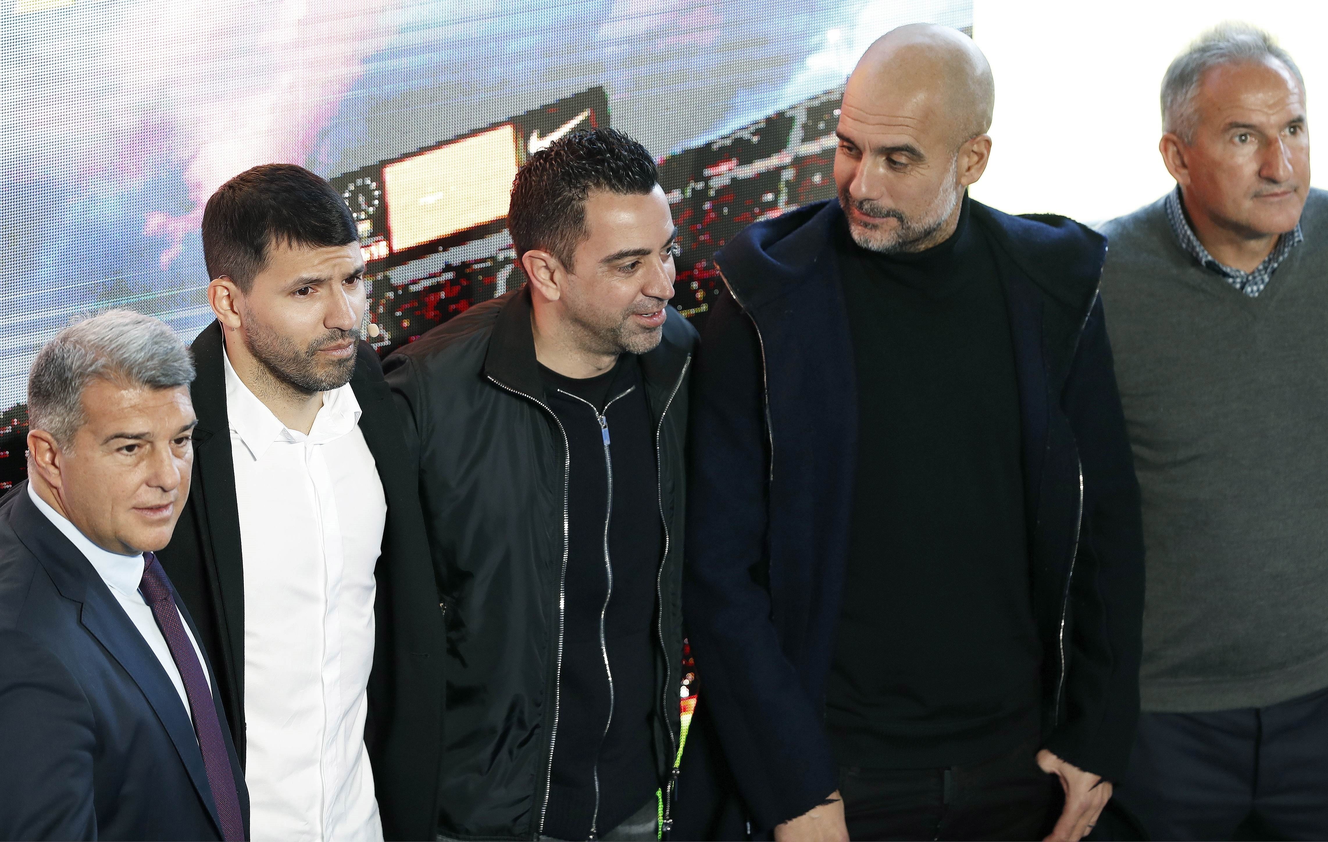 Aposta per Pep Guardiola i, encara que agraeix l'interès del Barça, rebutja ser el fitxatge de Xavi Hernández