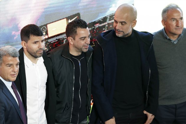 Xavi Hernandez Pep Guardiola EFE