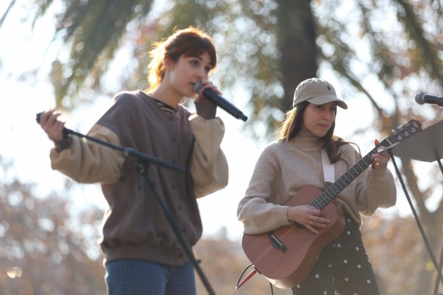 musica manifestación catalán escuela Montse Giralt