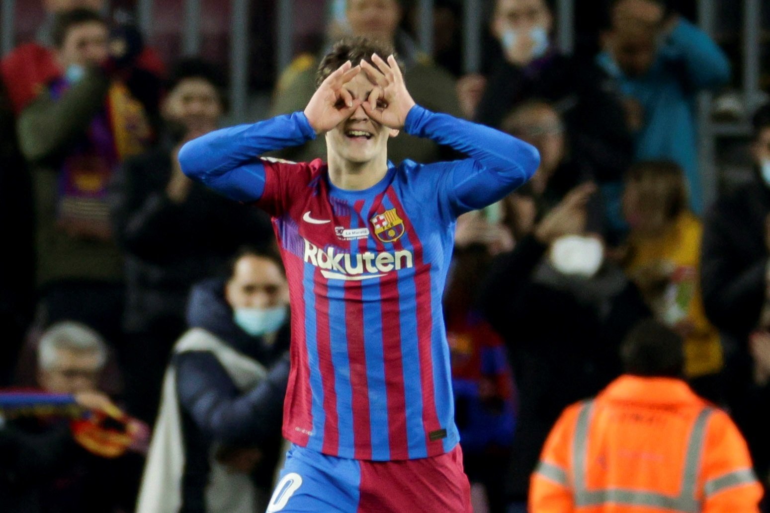 La renovación de Gavi está muy fea, Joan Laporta no se esperaba que negociara con el rival del Barça