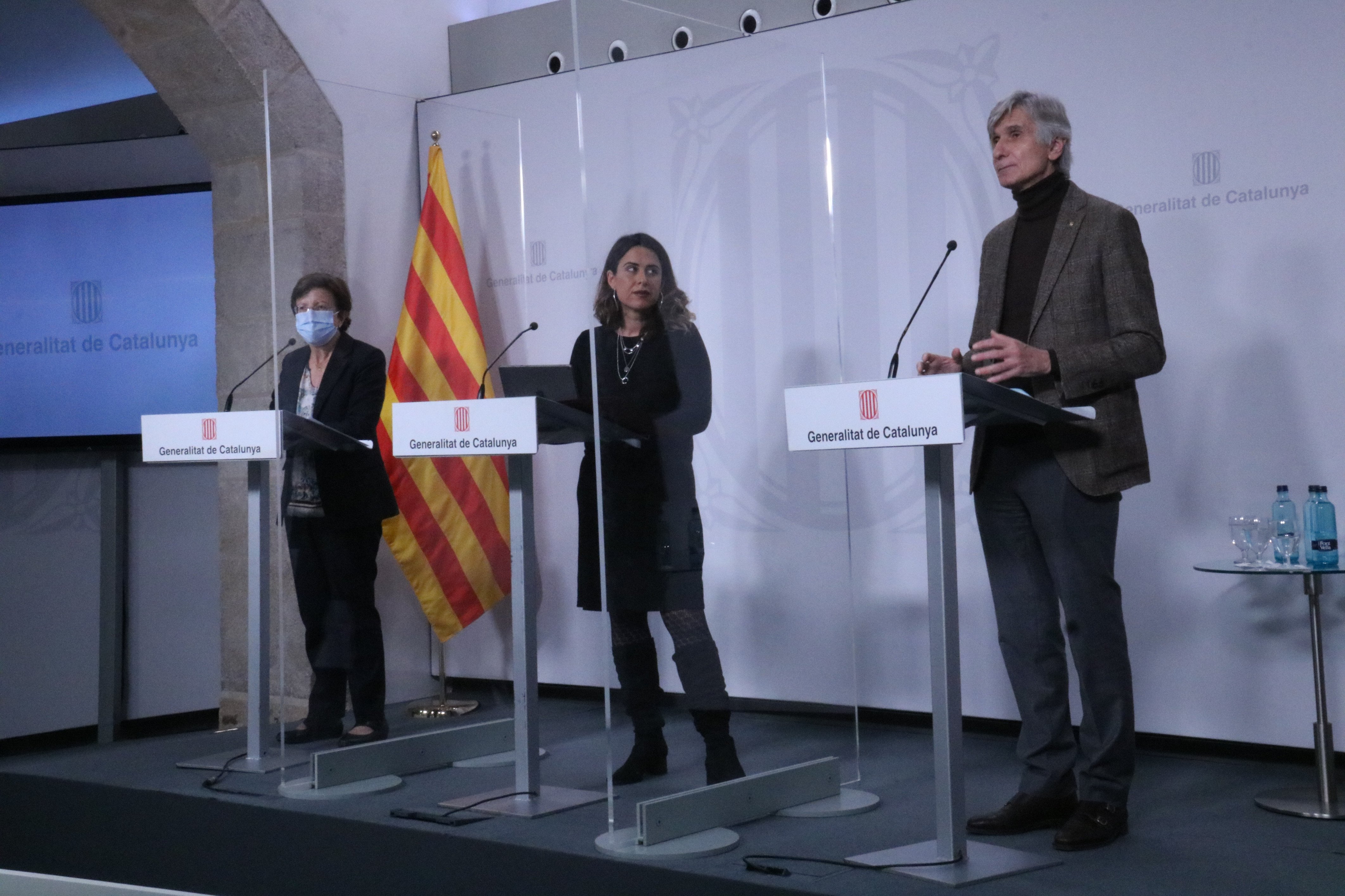 Catalunya cierra el ocio nocturno, limita a 10 las reuniones y pide el toque de queda