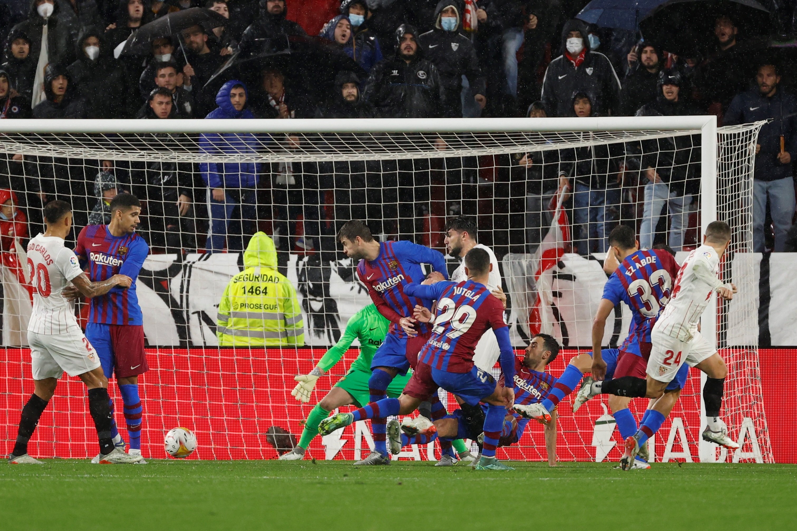El 1x1 del Sevilla-Barça: Gavi sobresale, pero dos jugadores suspenden
