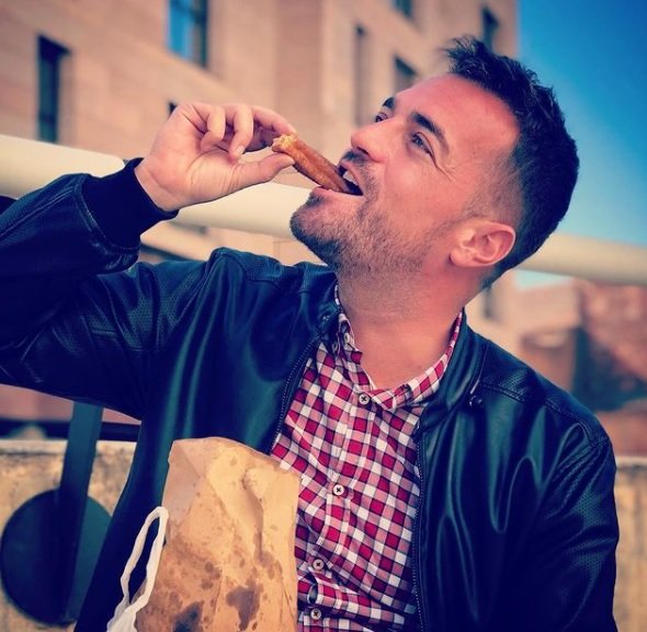 miquel valls menja xurro|nyap|xamba