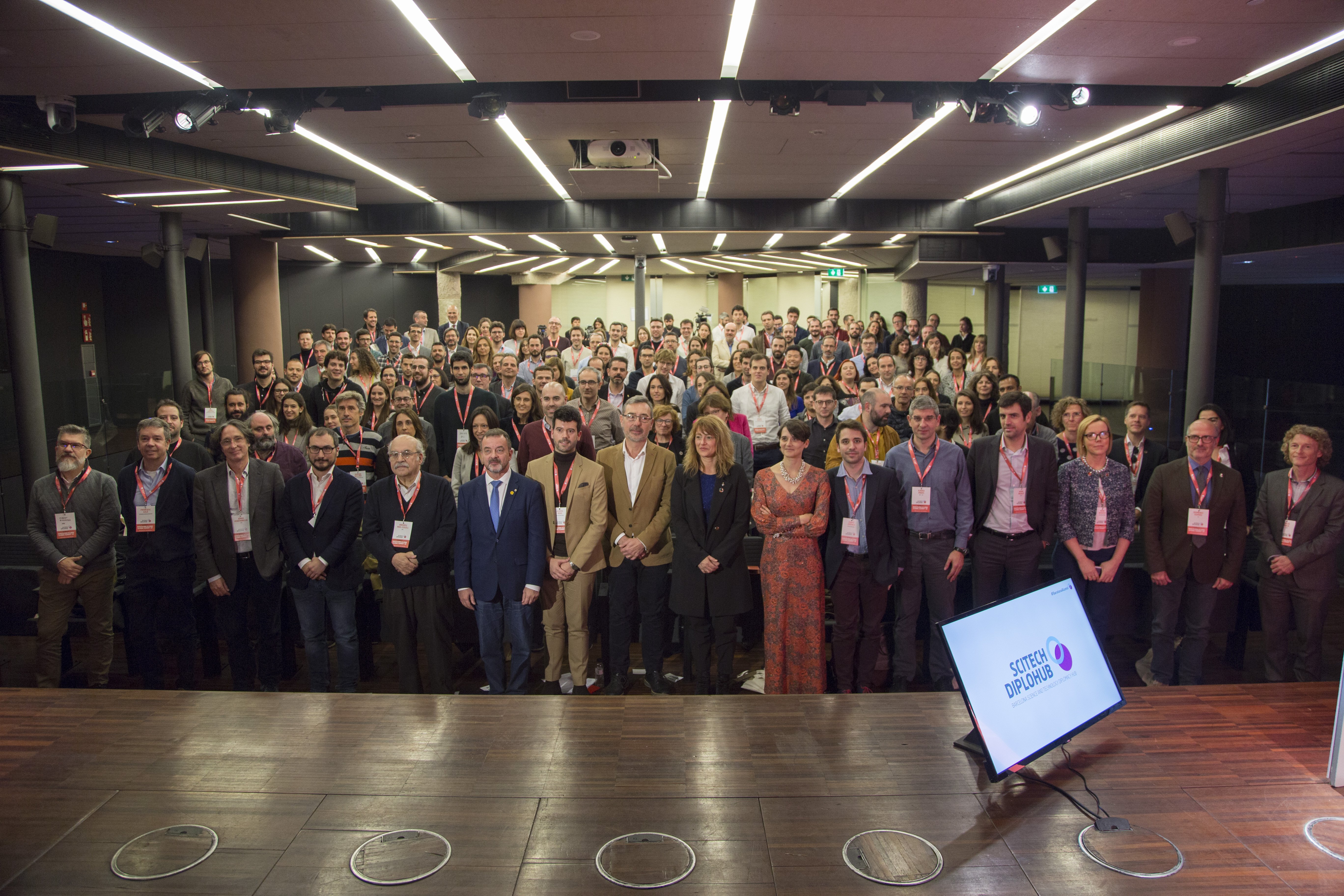 Experts científics i tecnològics catalans posen deures a les institucions