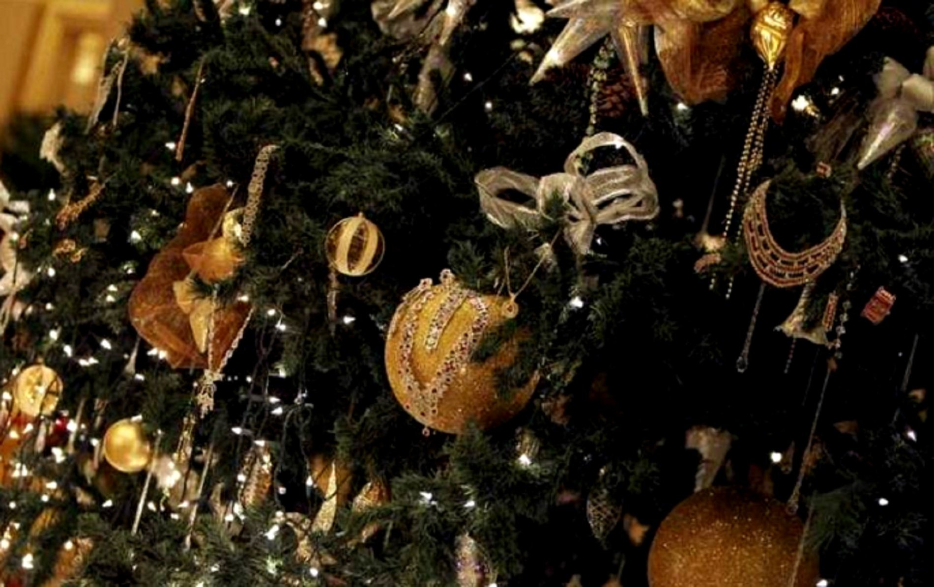 ¿Cómo es el árbol de Navidad más caro del mundo?