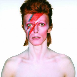 Bowie portada for Aladdin Sane, 1973. Photograph by Brian Duffy. Photo Duffy © Duffy Archive & The David Bowie Archive Bowie portada for Aladdin Sane, 1973. Photograph by Brian Duffy. Photo Duffy © Duffy Archive & The David Bowie Archive