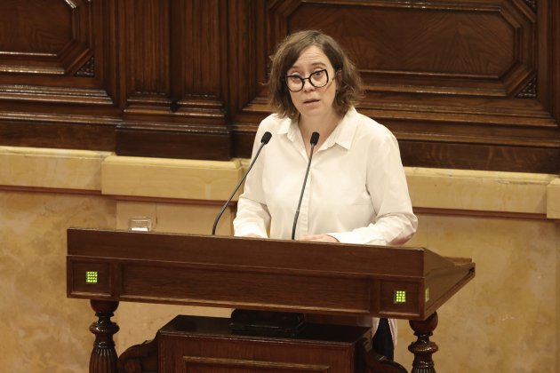 Portavoz CUP, Eulàlia Reguant, debate presupuestos Parlament, faristol - Sergi Alcàzar