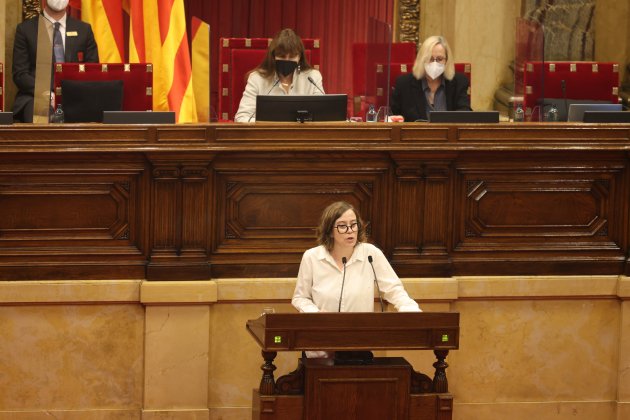 Portavoz CUP, Eulàlia Reguant, debate presupuestos Parlament, faristol - Sergi Alcàzar