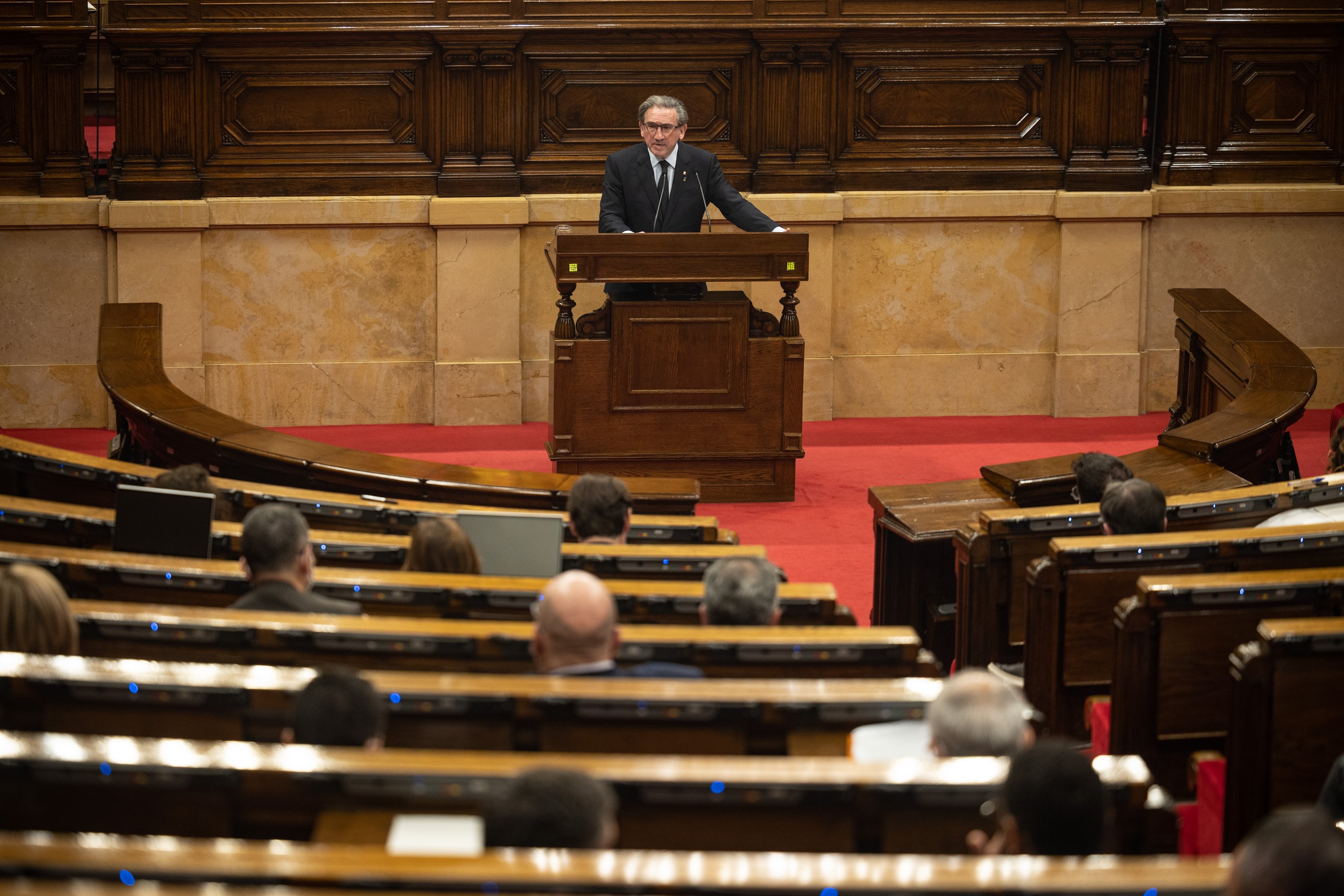 Bona, faristol, El conseller d'economia, Jaume Giró en el debate de presupuestos del Parlament - Sergi Alcàzar