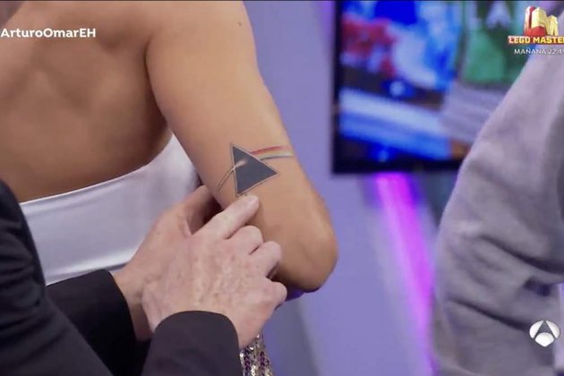 Pilar Ros tatuatge : Atresmedia