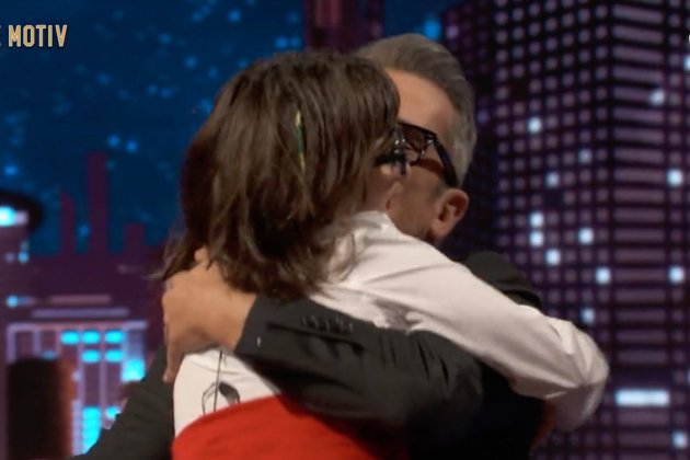 Andreu Buenafuente abraza en su hija Joana Movistar+