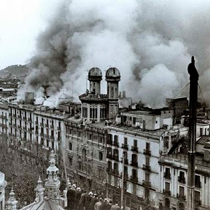 Un incendi calcina els magatzems El Siglo. Fotografia de l'incendi. Font Blog La Barcelona de antes