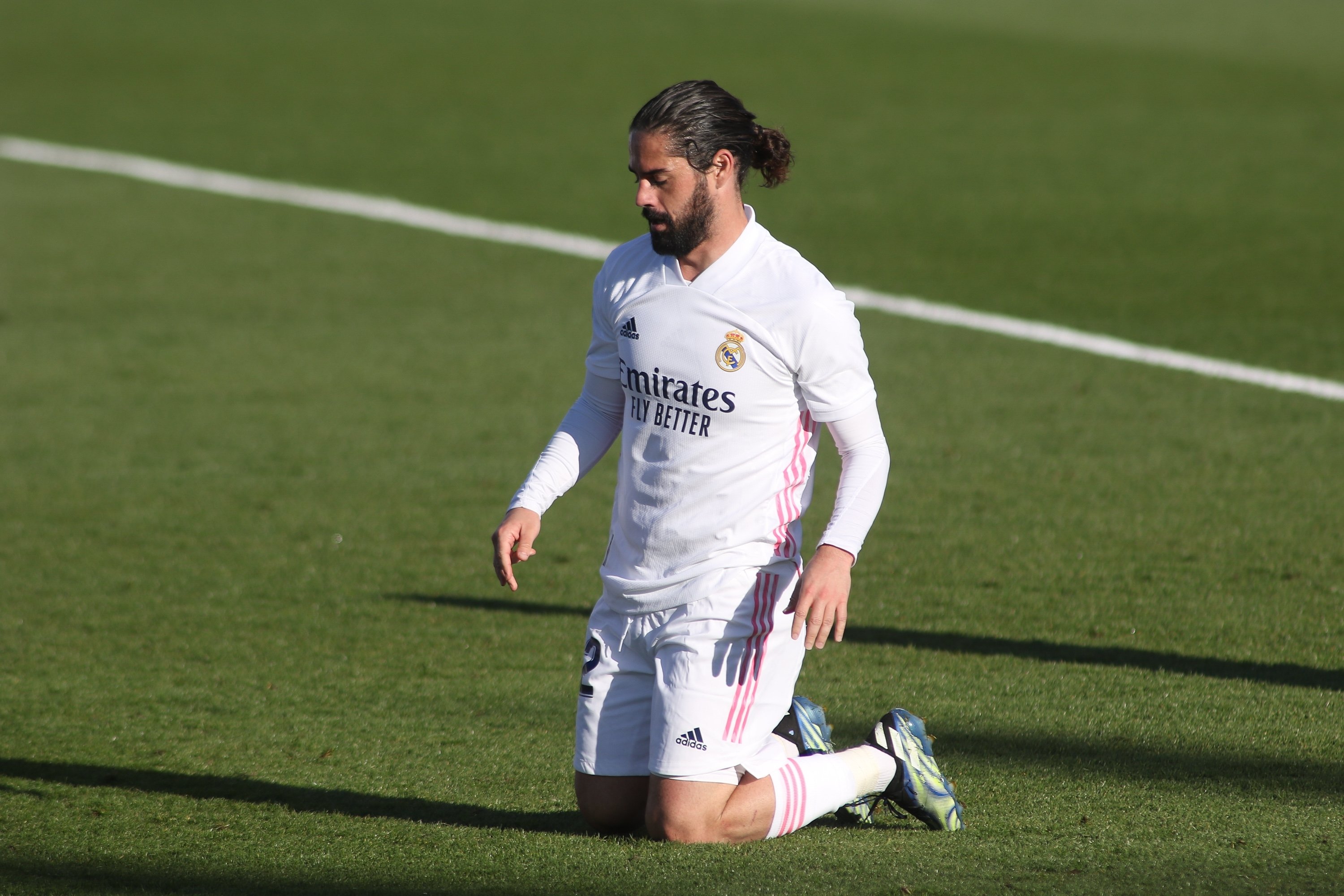 Isco ha de decidir què fer perquè li posen casa, escola i diners per sortir al gener del Reial Madrid