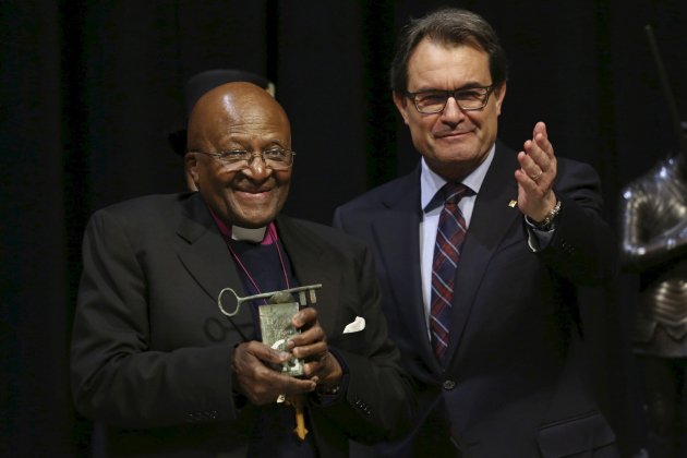 Artur Mas y Desmond Tutu   Govern