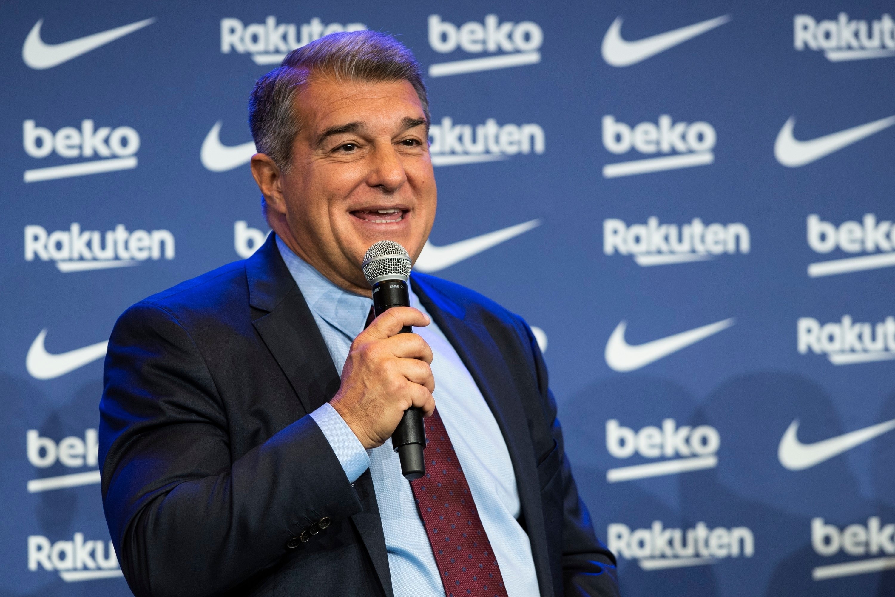 8 millones netos por 3 años, y 24 en total: Joan Laporta presenta la oferta para que vaya al Barça