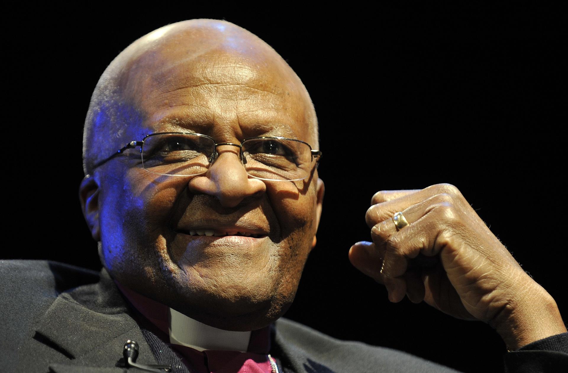El Nobel de la Paz Desmond Tutu muere a los 90 años