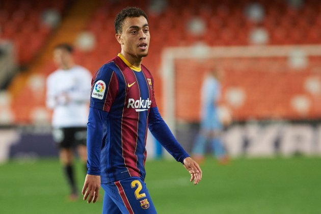 sergiño dest fc barcelona brça europa press sergiño dest fc barcelona brça europa press