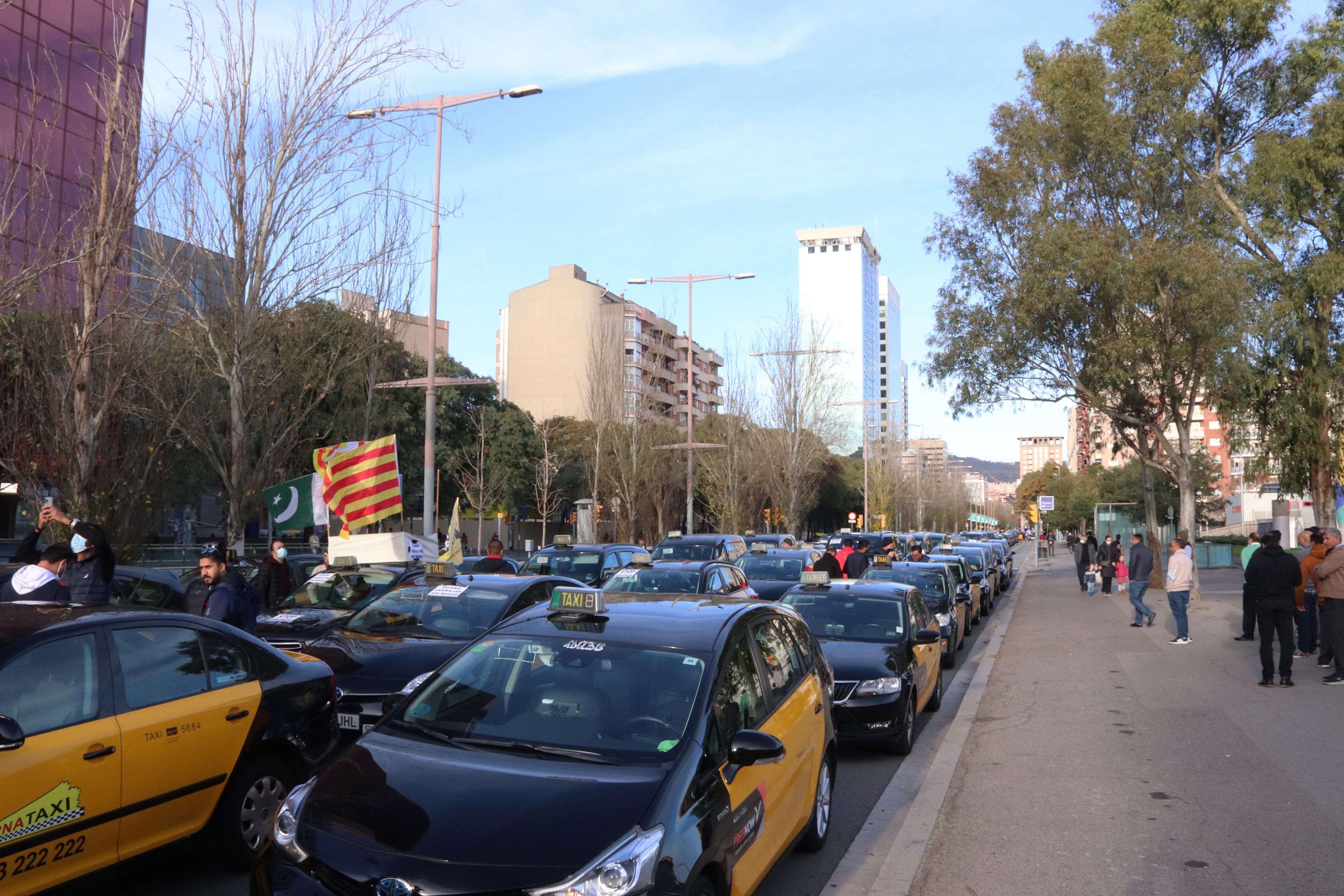 Marcha lenta taxistas Barcelona ACN