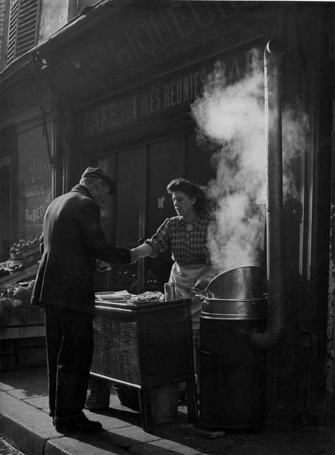 Sabine Weiss, la última fotógrafa humanista, a través de sus mejores retratos