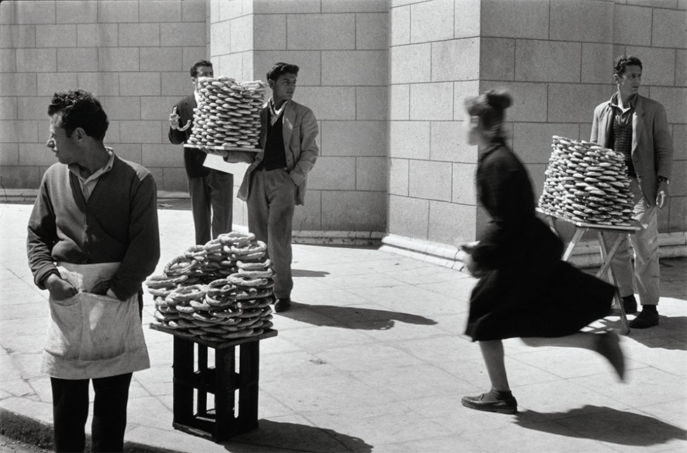 Sabine Weiss, l'última fotògrafa humanista, a través dels seus millors retrats