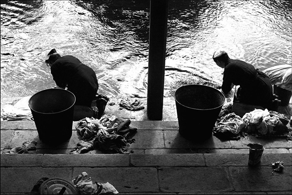 Sabine Weiss, la última fotógrafa humanista, a través de sus mejores retratos