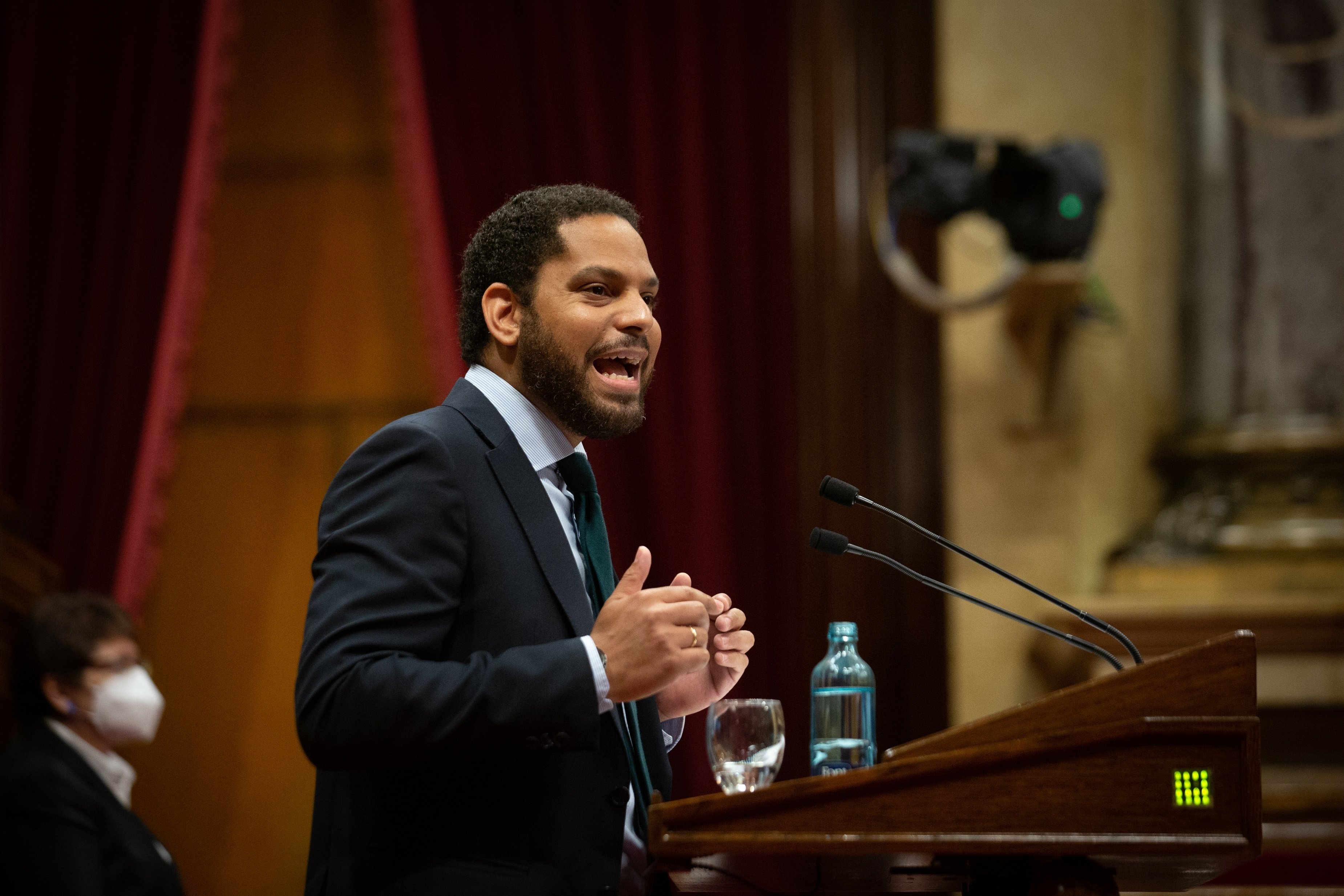 Amenaces, provocacions, denúncies i mentides: el primer any de Vox al Parlament