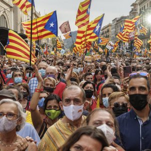 Diada Nacional de Catalunya 11S 11 S  mascarillas mascaretes manifestacion banderas esteladas coronavirus covid 2021 - Sergi Alcàzar
