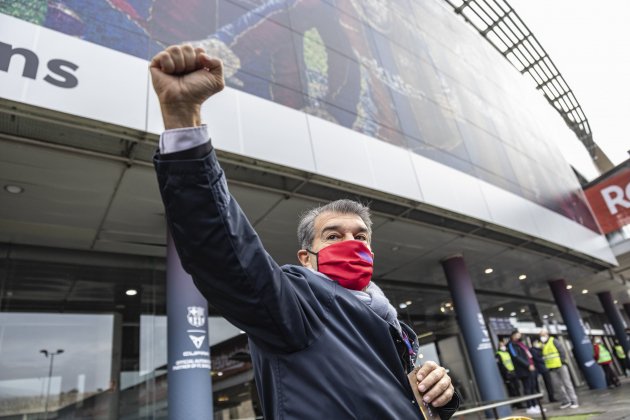 Laporta despues de votar elecciones Barça Camp Nou - Sergi Alcàzar